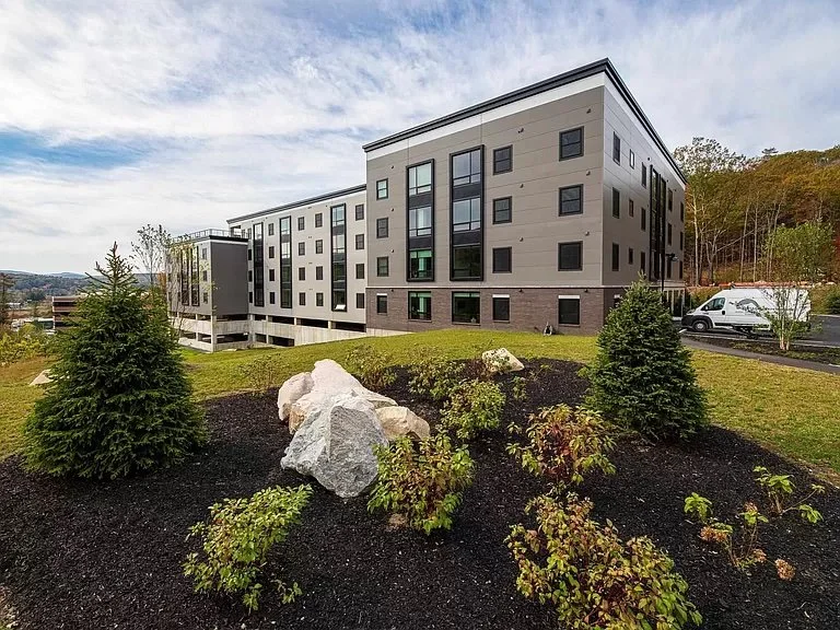 69 Etna Road, Unit 406, Lebanon NH — Pierce McLaughry Group